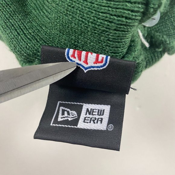 NWOT Green Bay Packers Winter Hat Cap Beanie Pom Pom NFL Football New Era - Picture 5 of 6